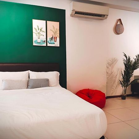 The Landmark By Katana 3Br To 4Br Luxury Seaview Landmark Homestay At Gurney 15-16Pax 无敌海景套房 Tanjung Tokong Exterior foto
